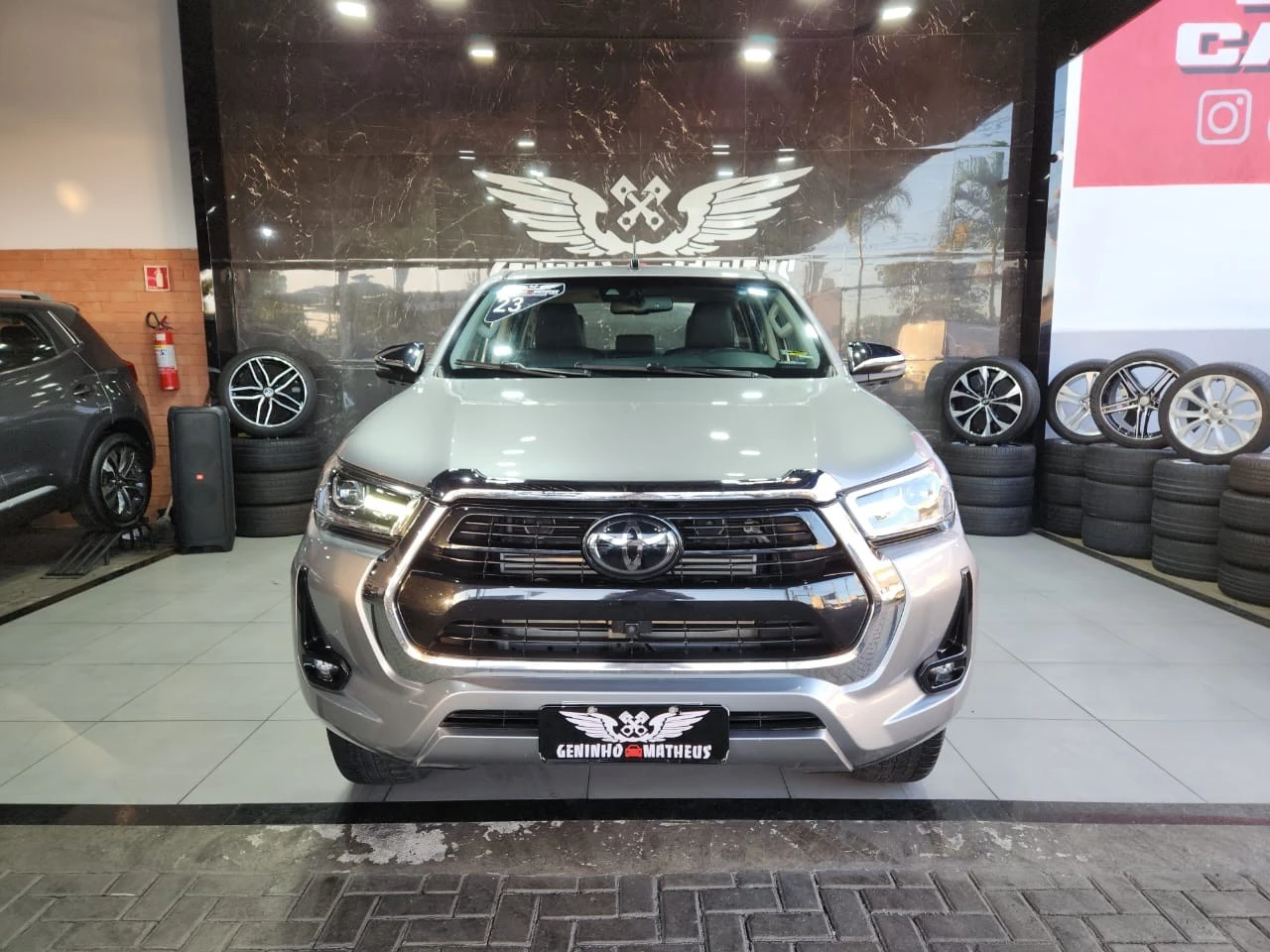 TOYOTA HILUX