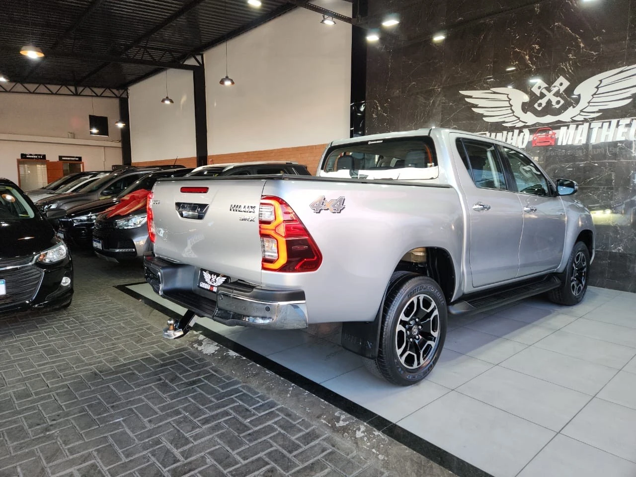 TOYOTA HILUX