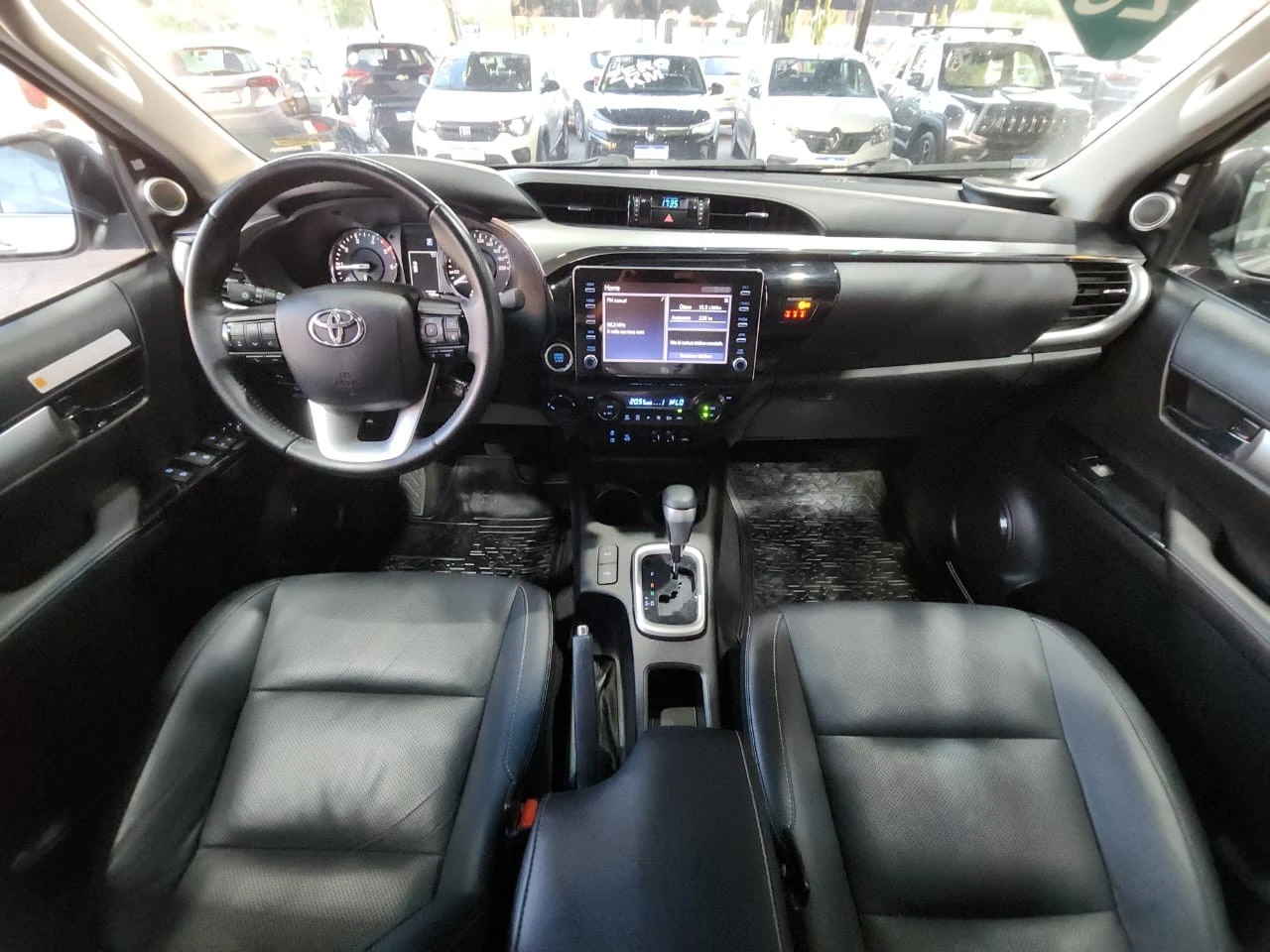 TOYOTA HILUX