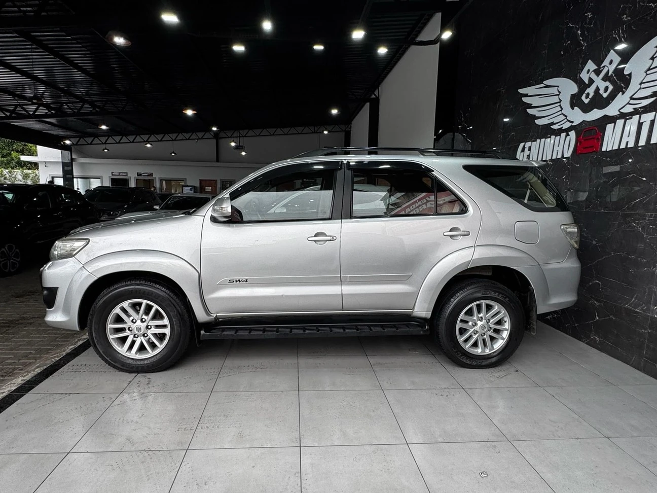 TOYOTA HILUX SW4