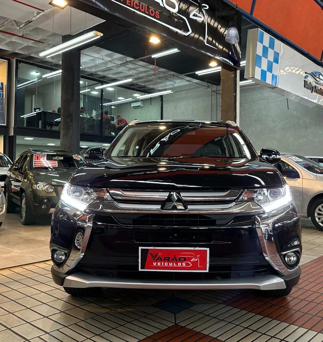 MITSUBISHI OUTLANDER