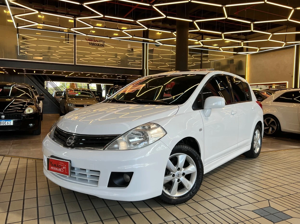 NISSAN TIIDA