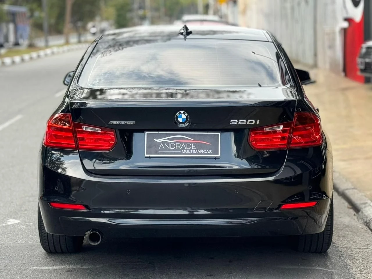 BMW 320I