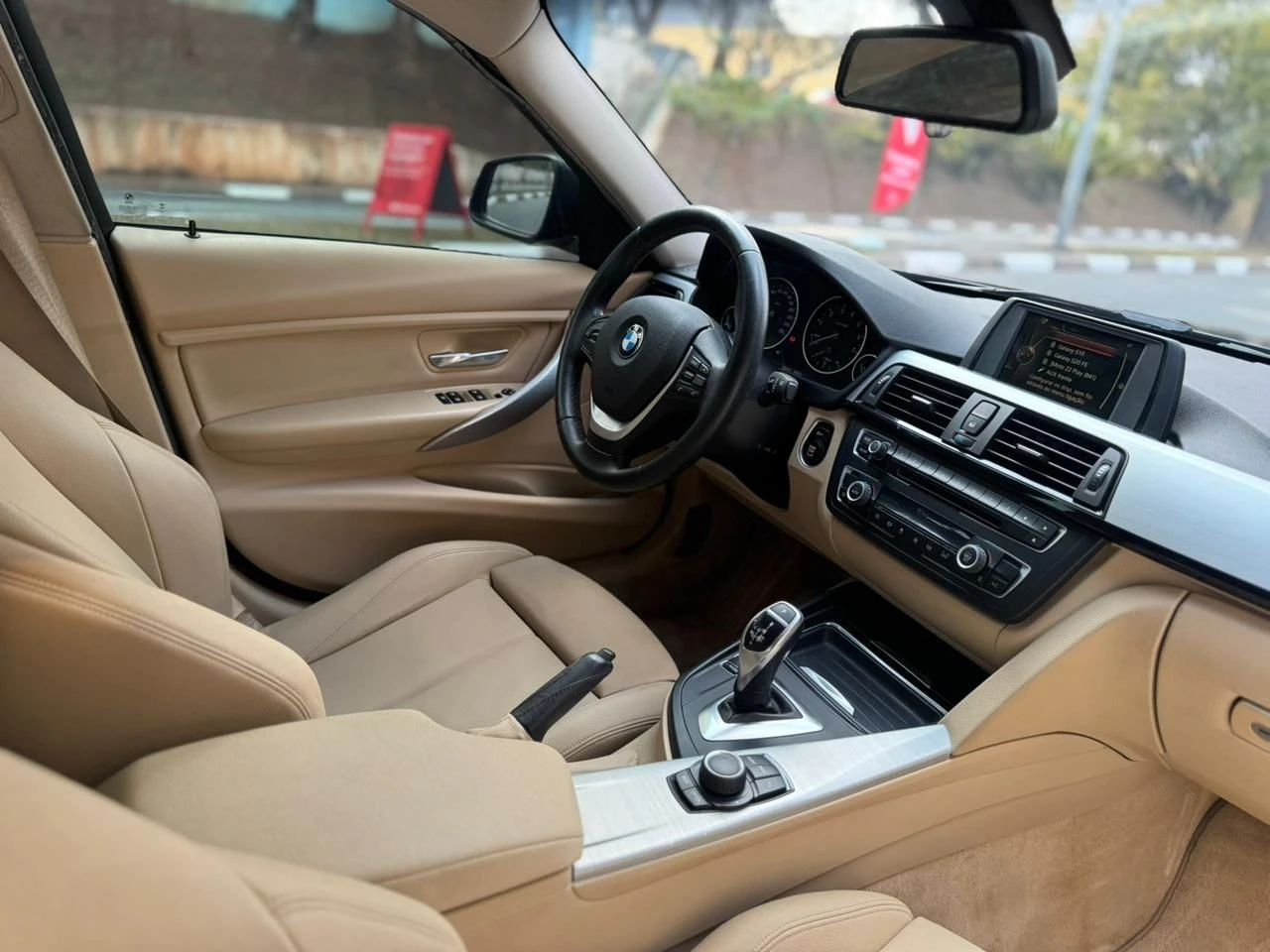 BMW 320I