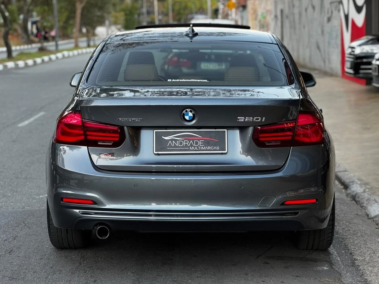 BMW 320I
