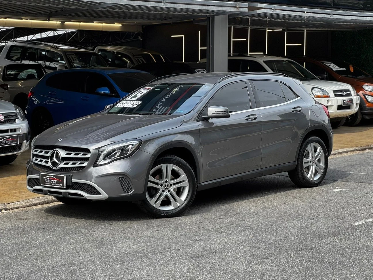 MERCEDES-BENZ GLA 200