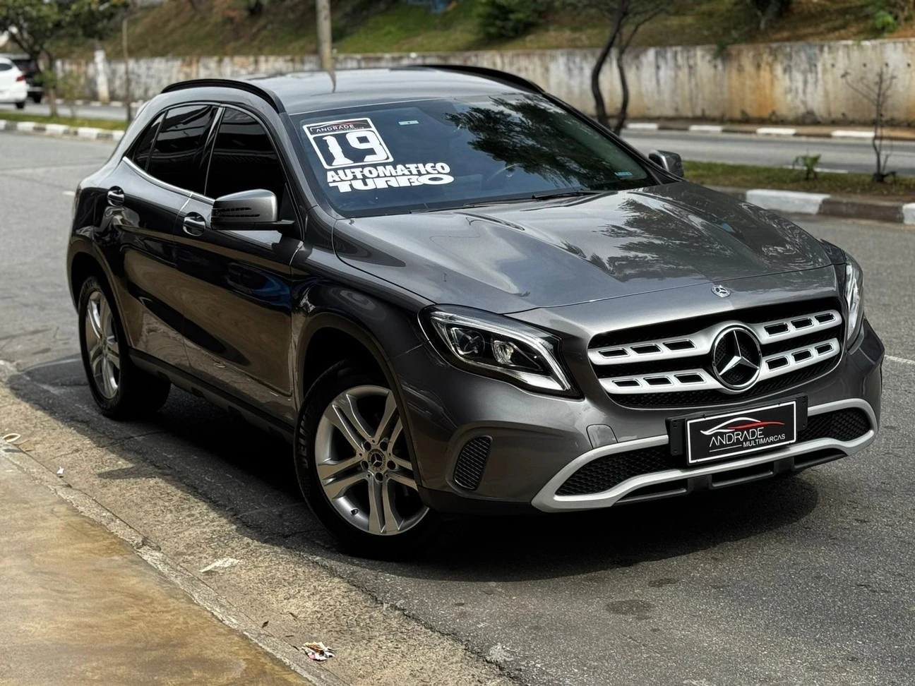 MERCEDES-BENZ GLA 200