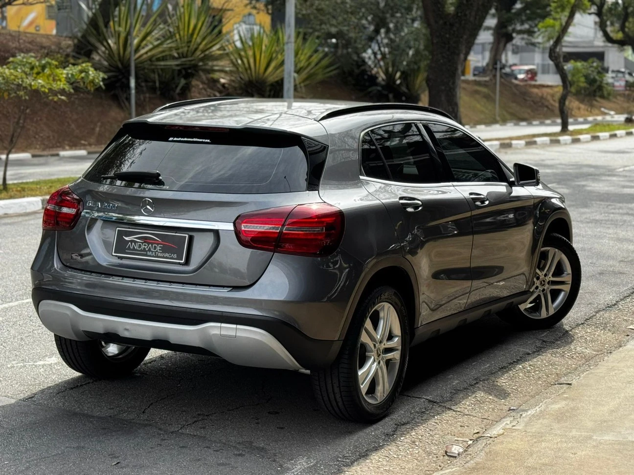 MERCEDES-BENZ GLA 200