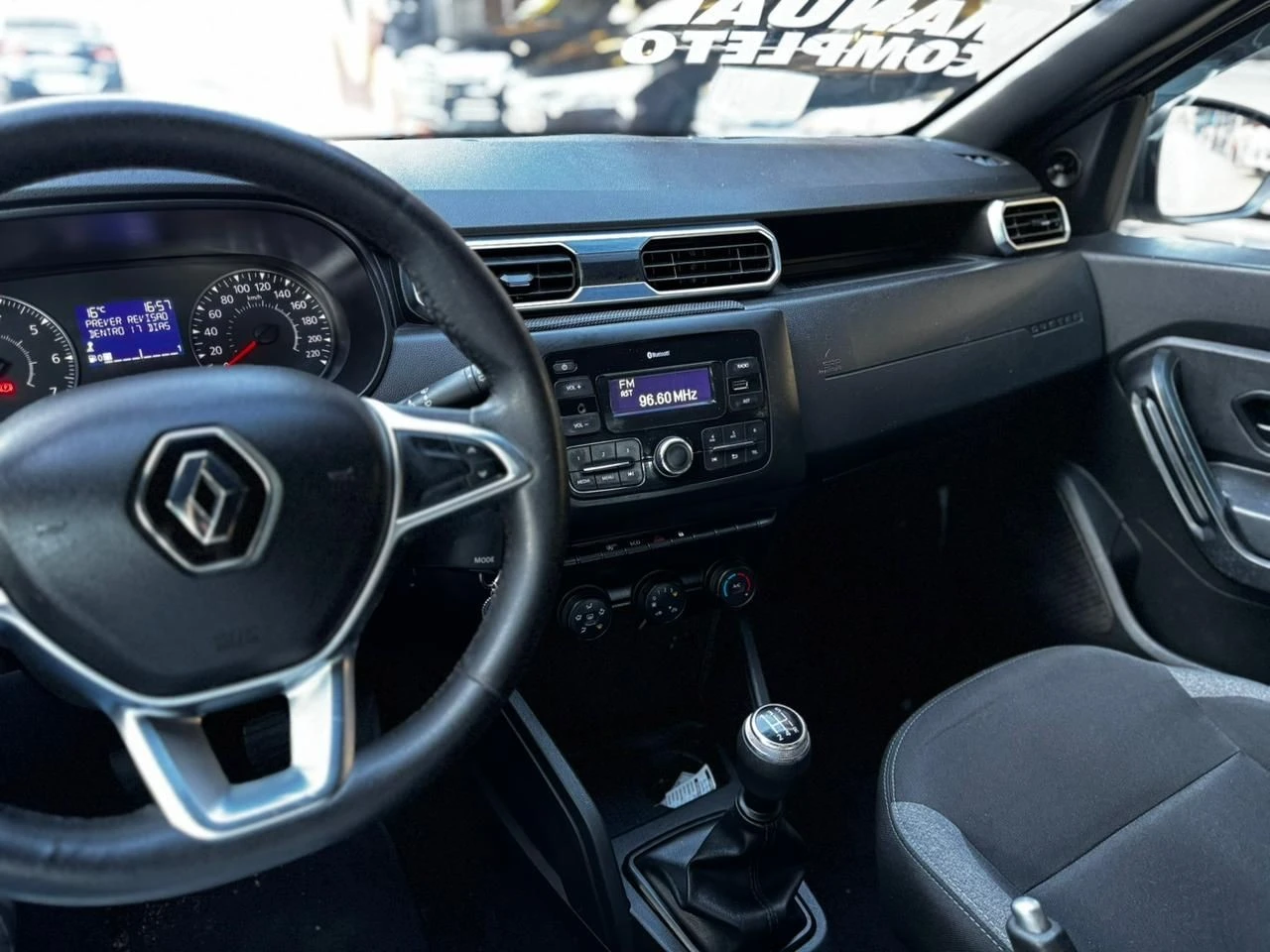 RENAULT DUSTER