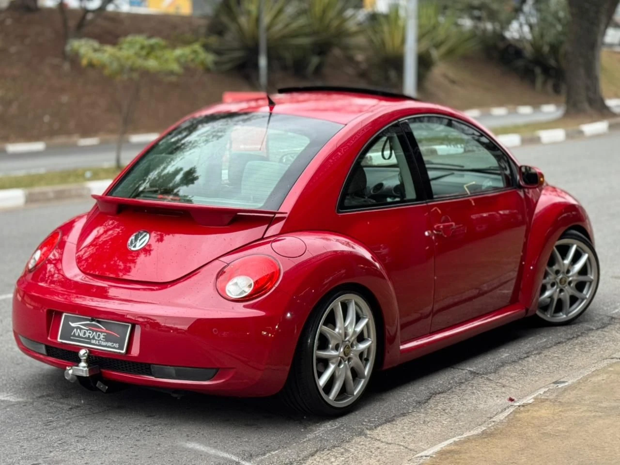 VOLKSWAGEN NEW BEETLE