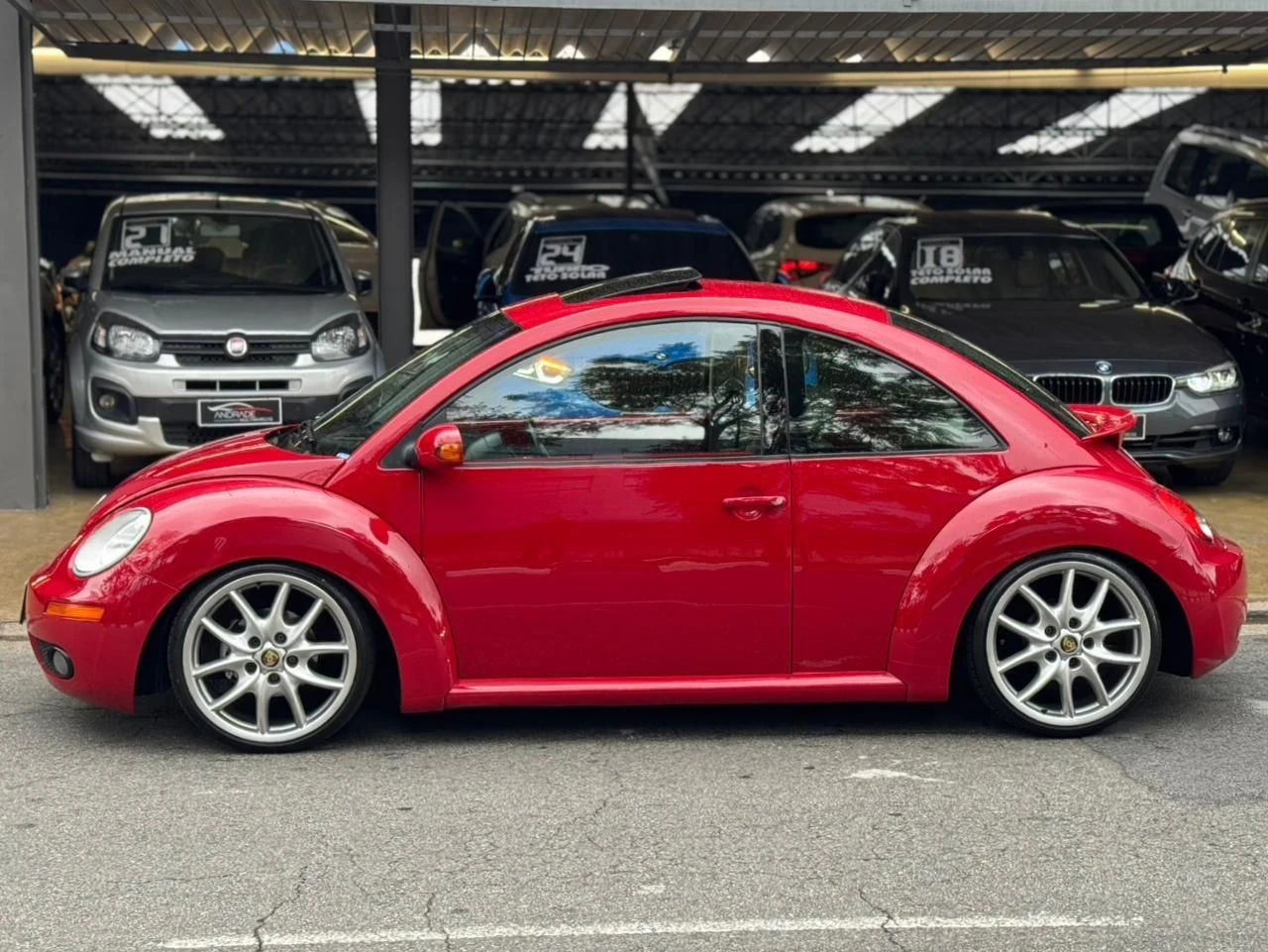 VOLKSWAGEN NEW BEETLE