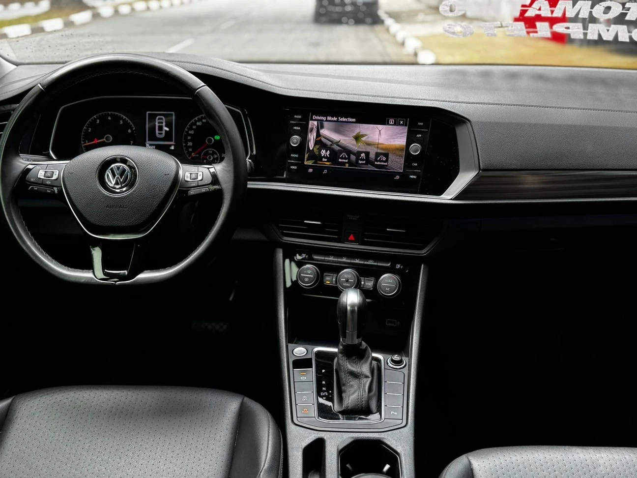 VOLKSWAGEN JETTA