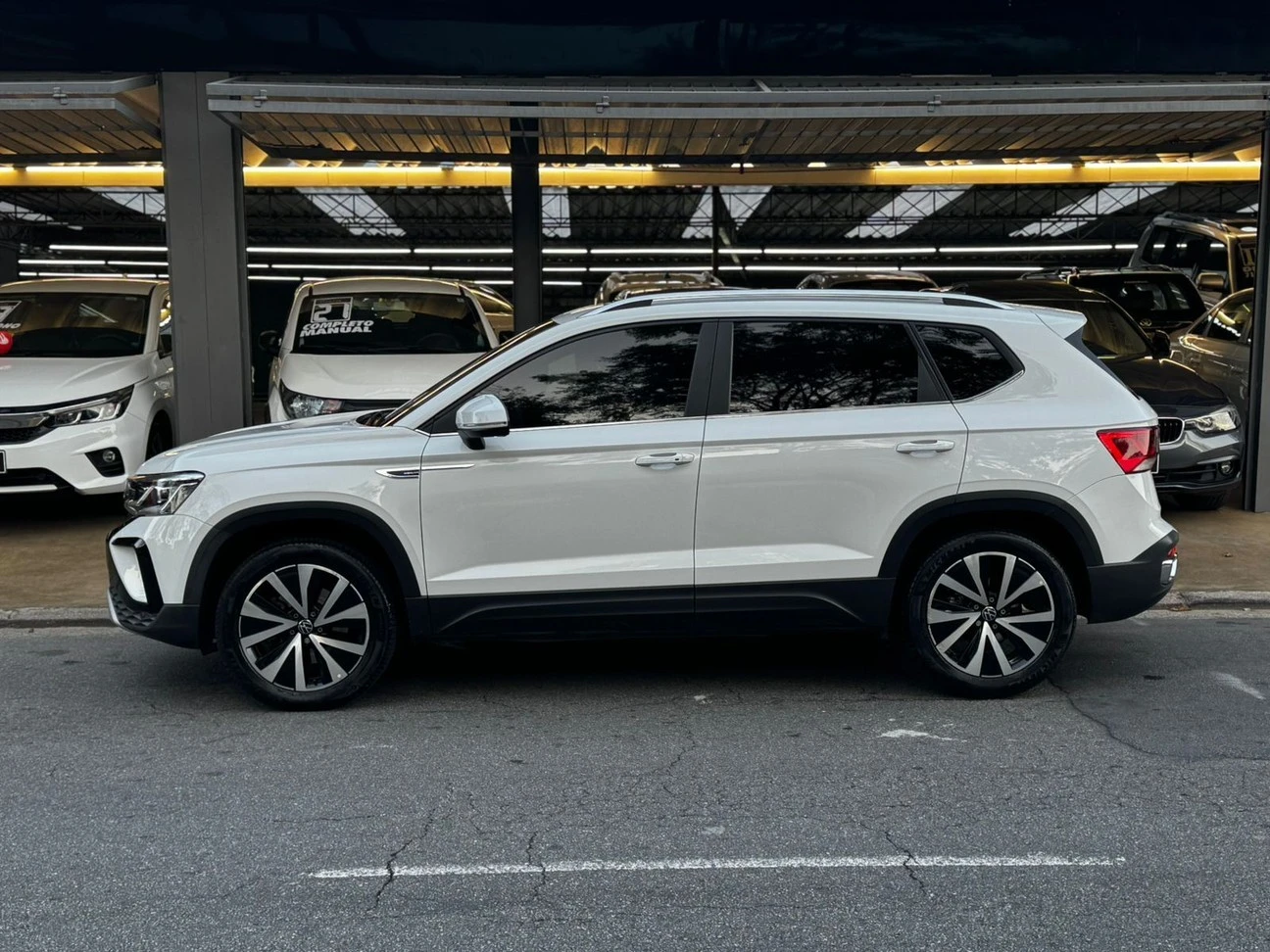 VOLKSWAGEN TAOS