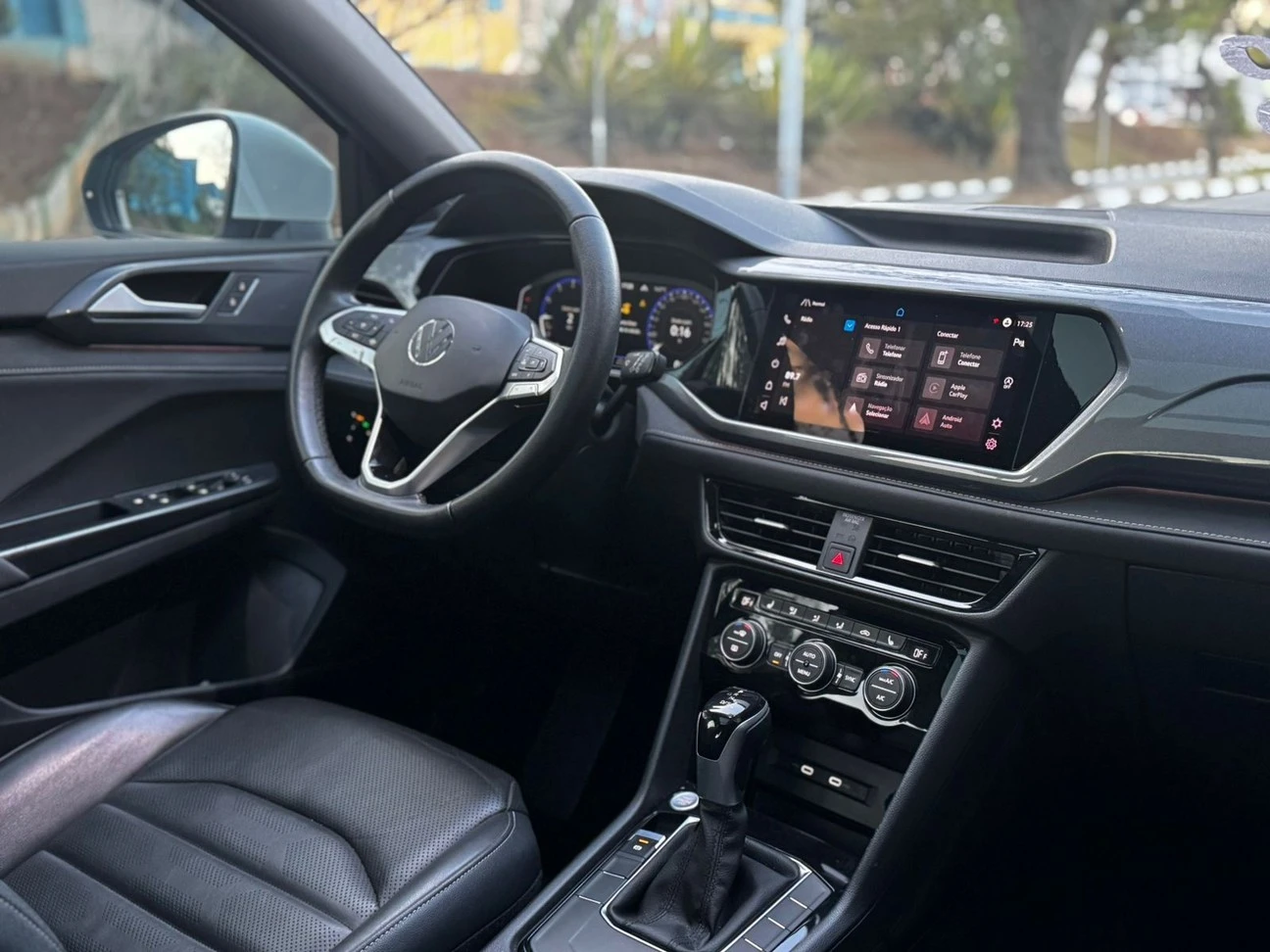 VOLKSWAGEN TAOS