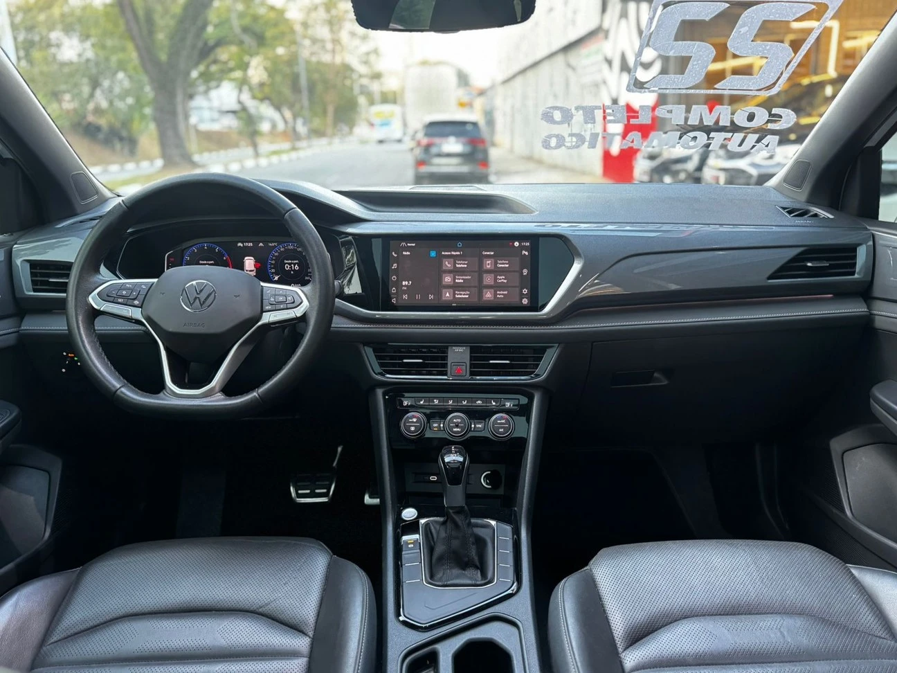 VOLKSWAGEN TAOS