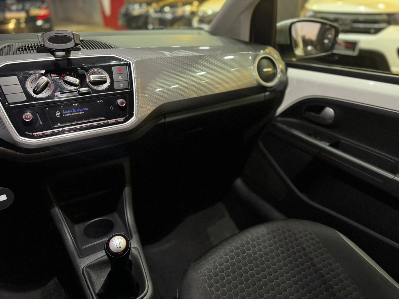 VOLKSWAGEN CROSS UP