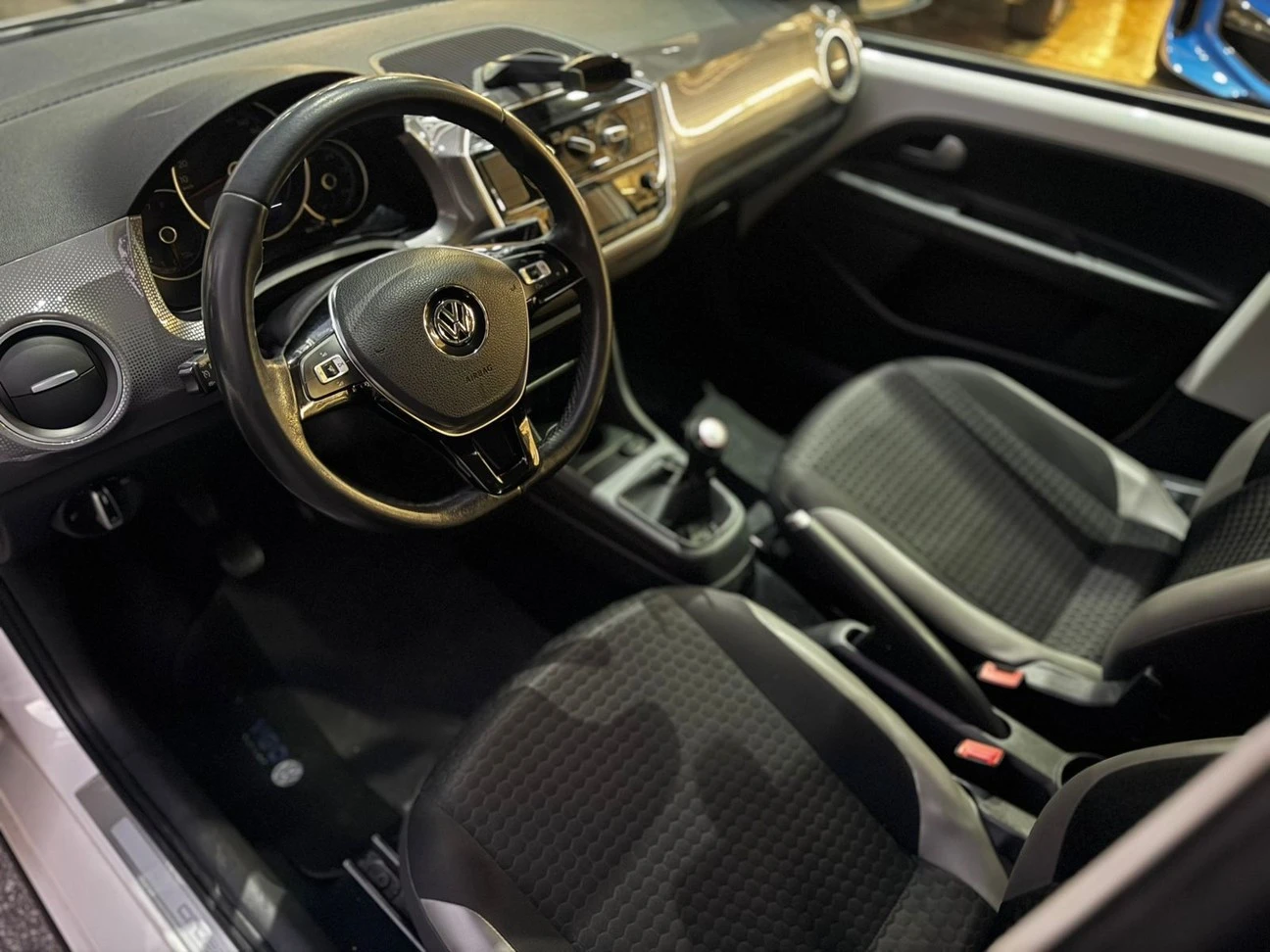 VOLKSWAGEN CROSS UP