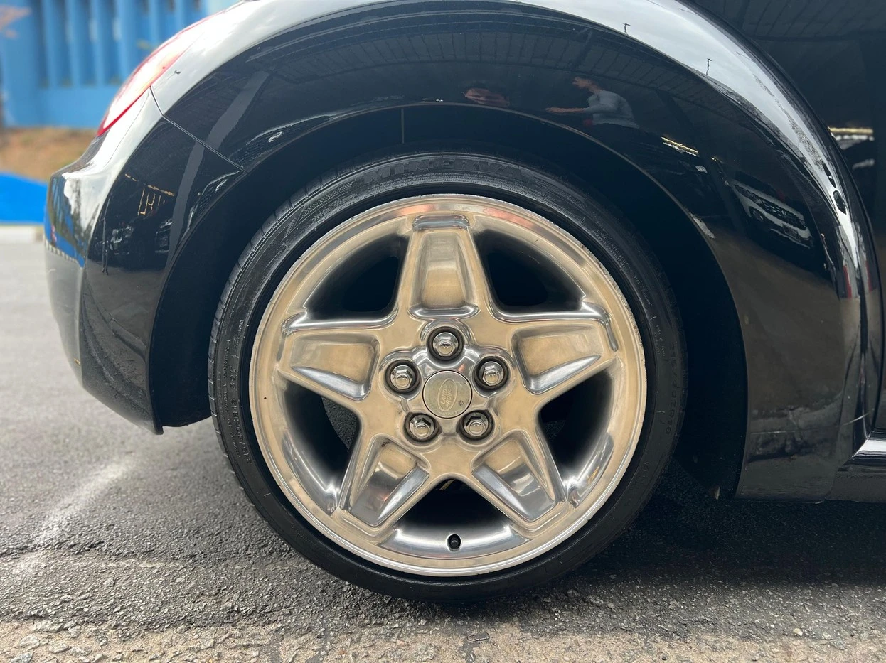 VOLKSWAGEN NEW BEETLE