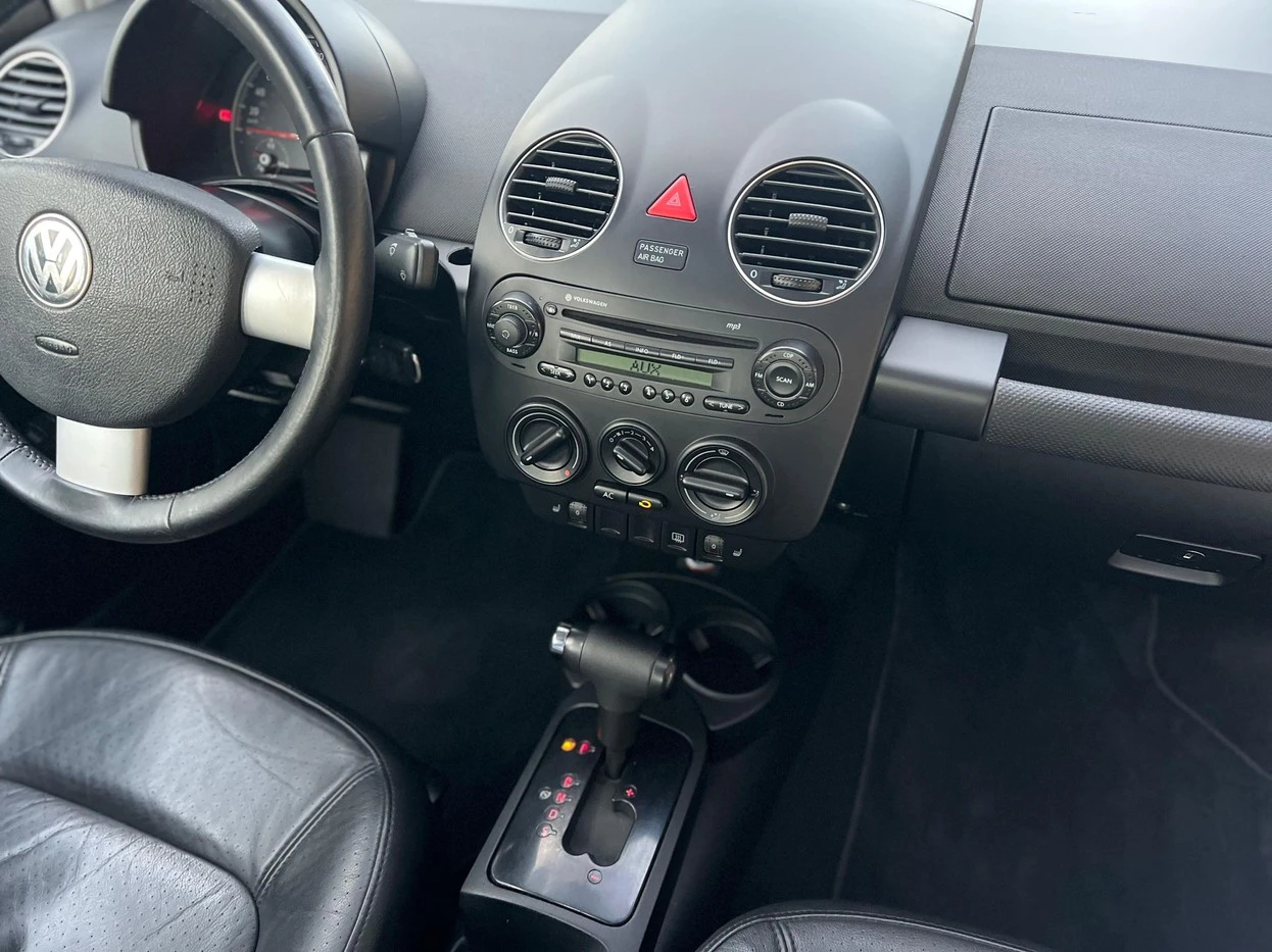 VOLKSWAGEN NEW BEETLE