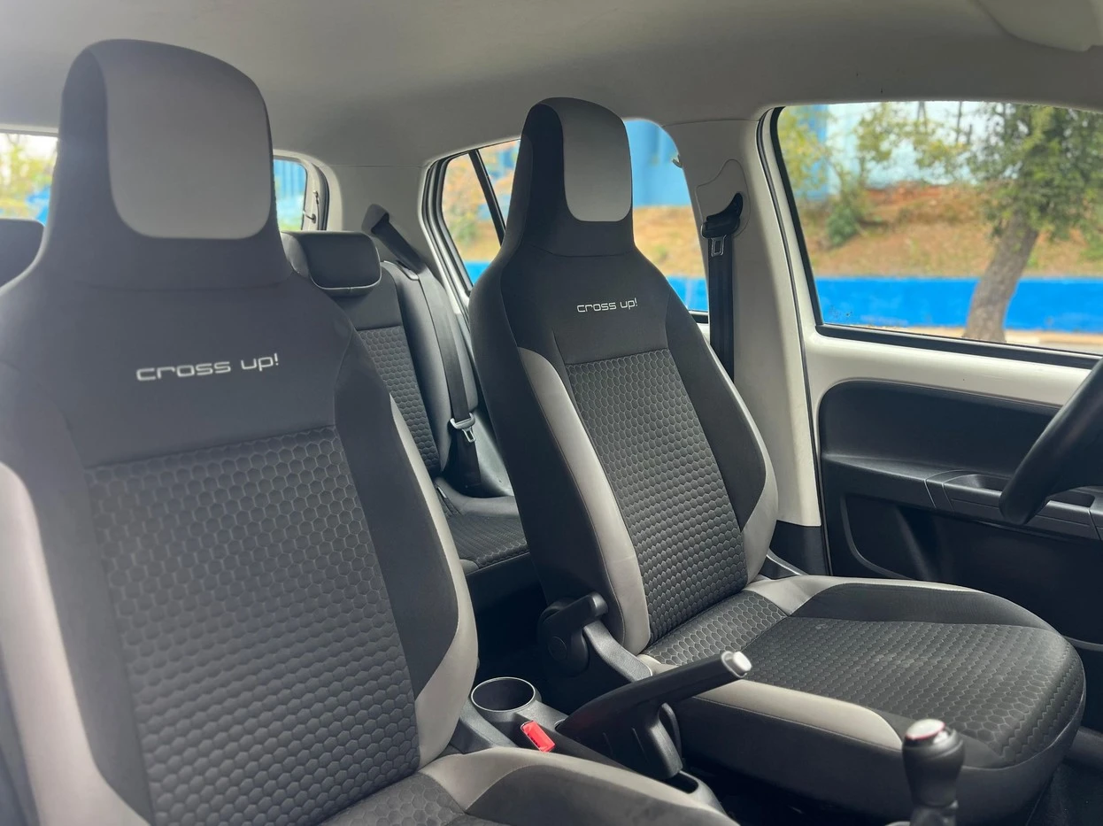 VOLKSWAGEN CROSS UP