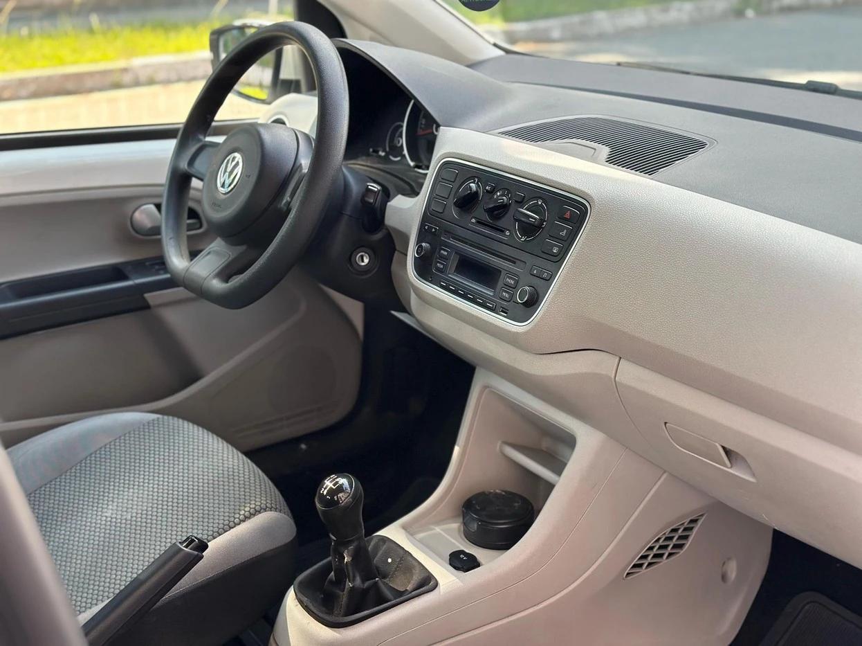 VOLKSWAGEN UP