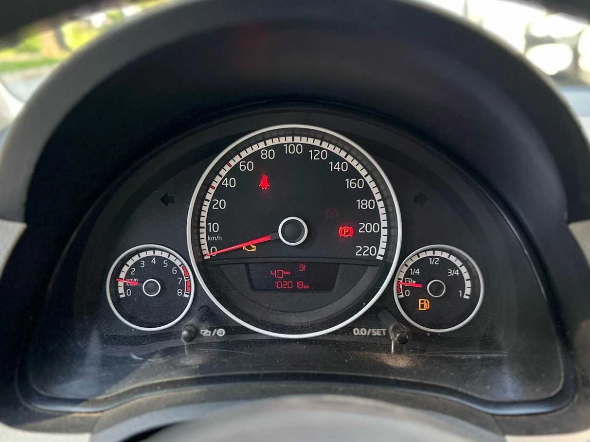 VOLKSWAGEN UP