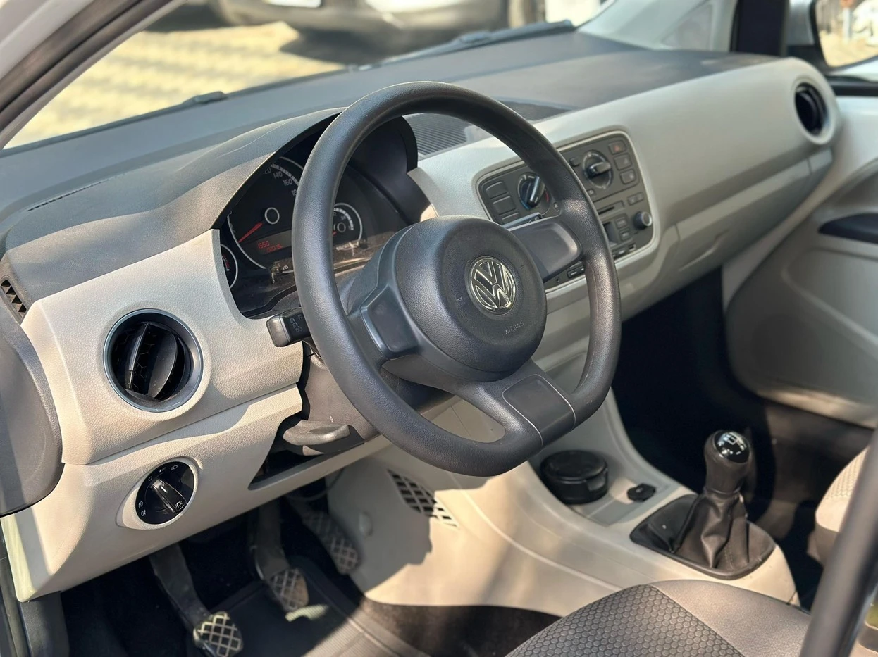 VOLKSWAGEN UP