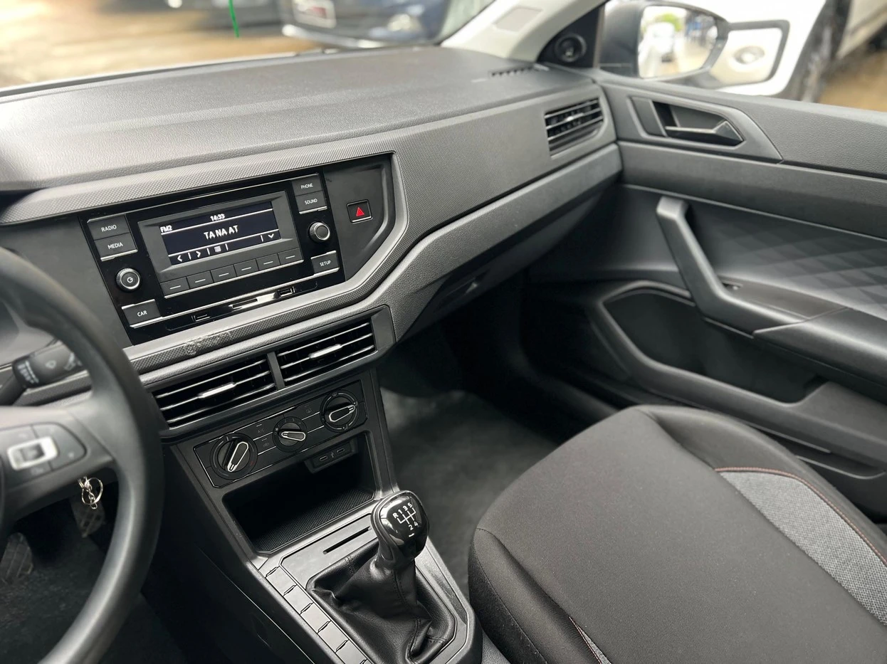 VOLKSWAGEN POLO