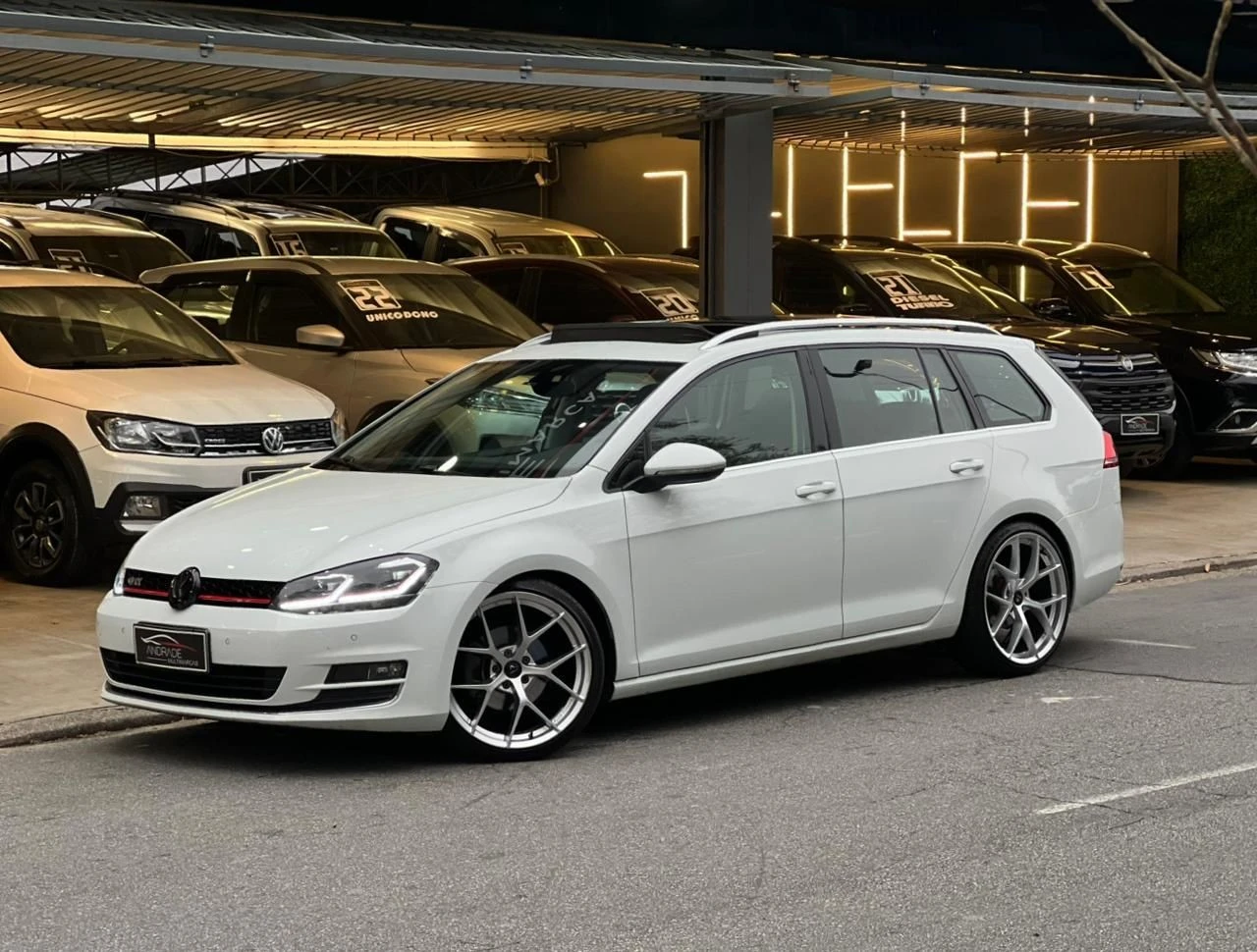 VOLKSWAGEN GOLF