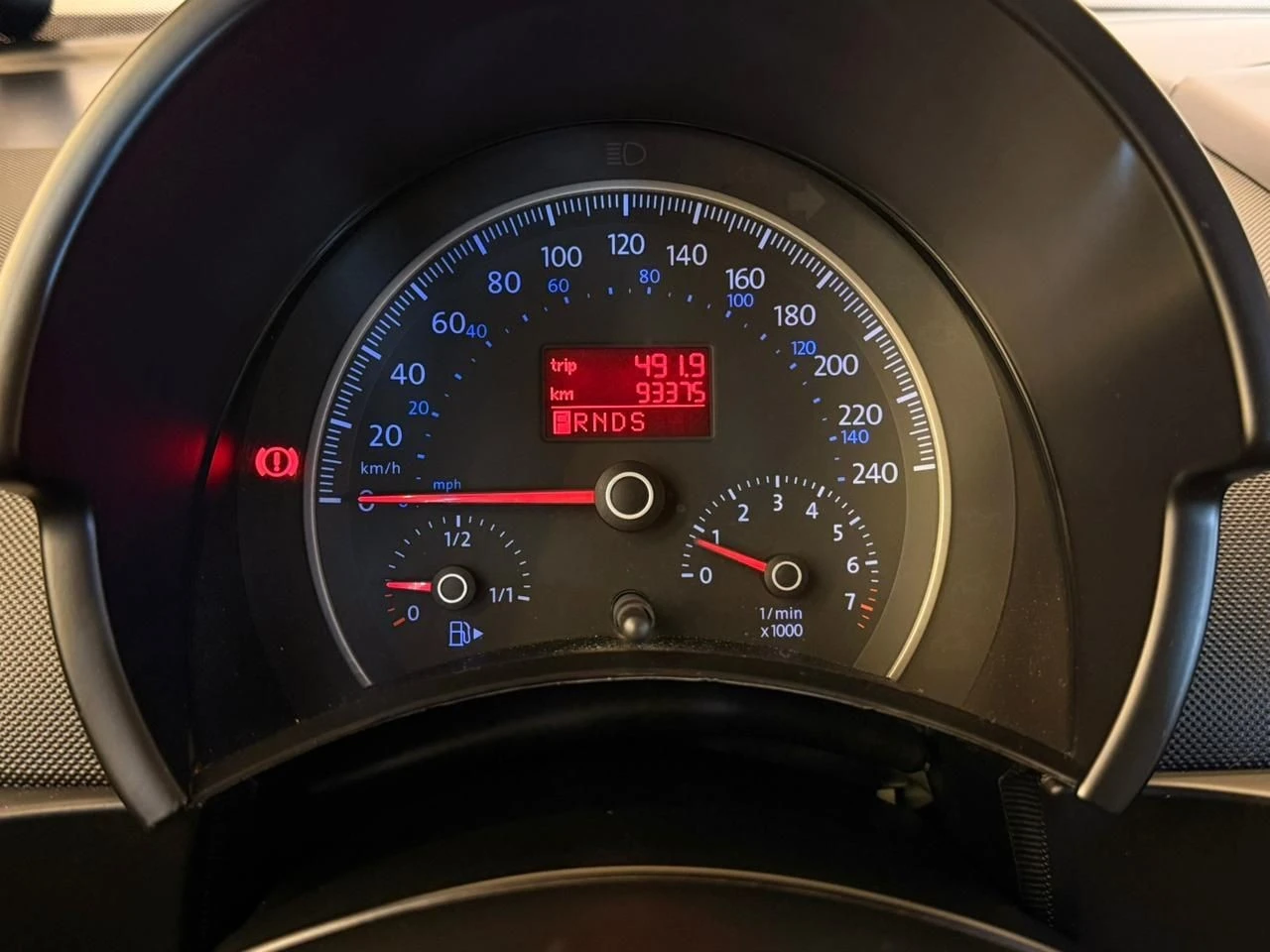 VOLKSWAGEN NEW BEETLE