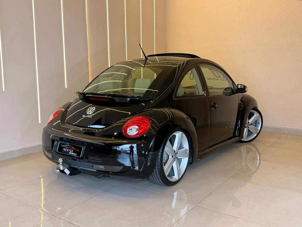 VOLKSWAGEN NEW BEETLE