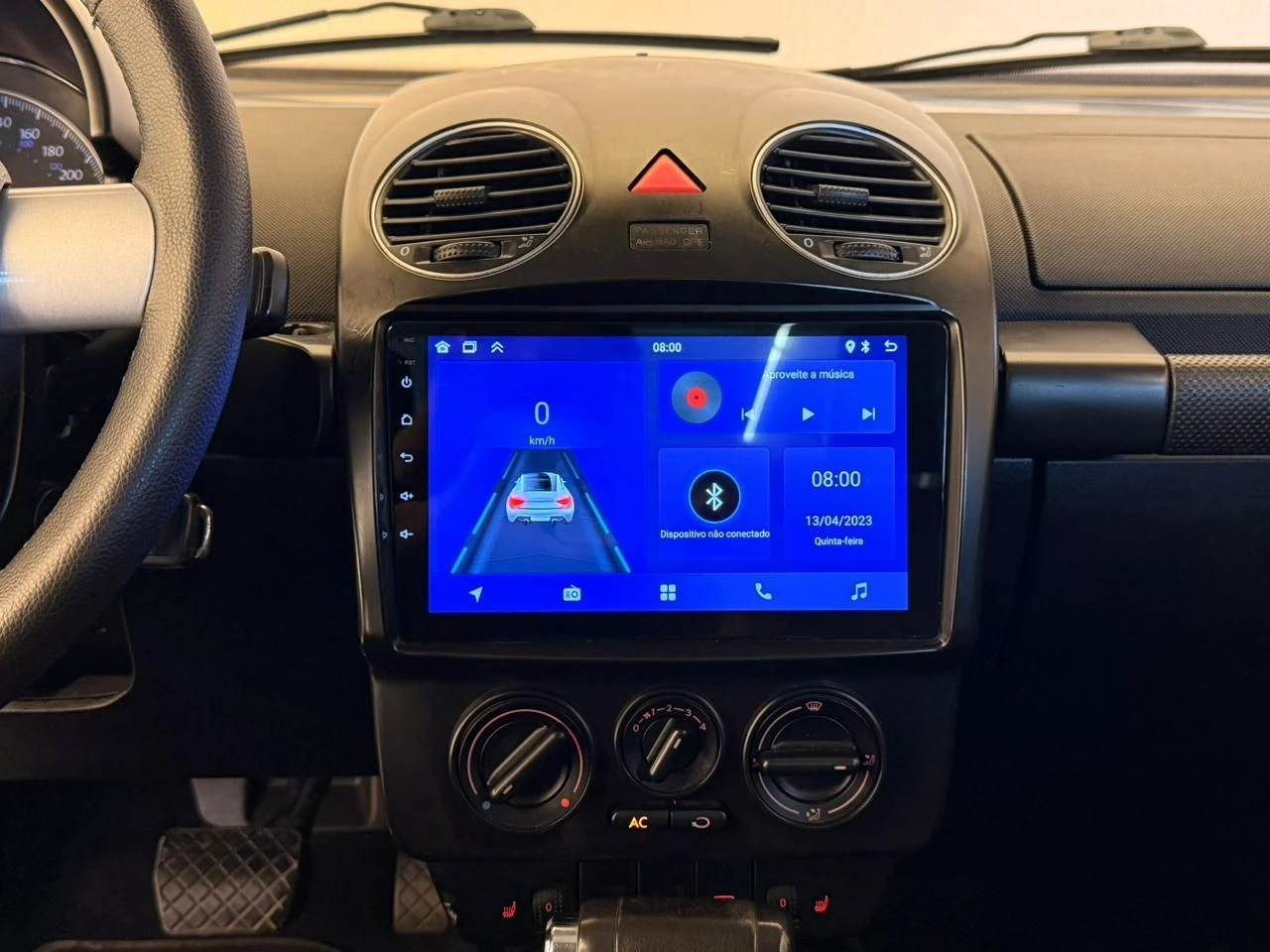 VOLKSWAGEN NEW BEETLE