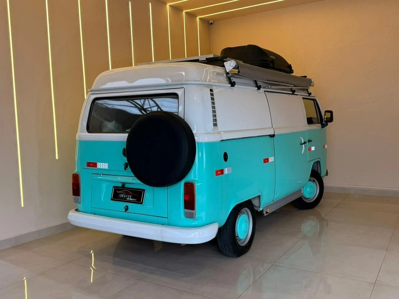 VOLKSWAGEN KOMBI