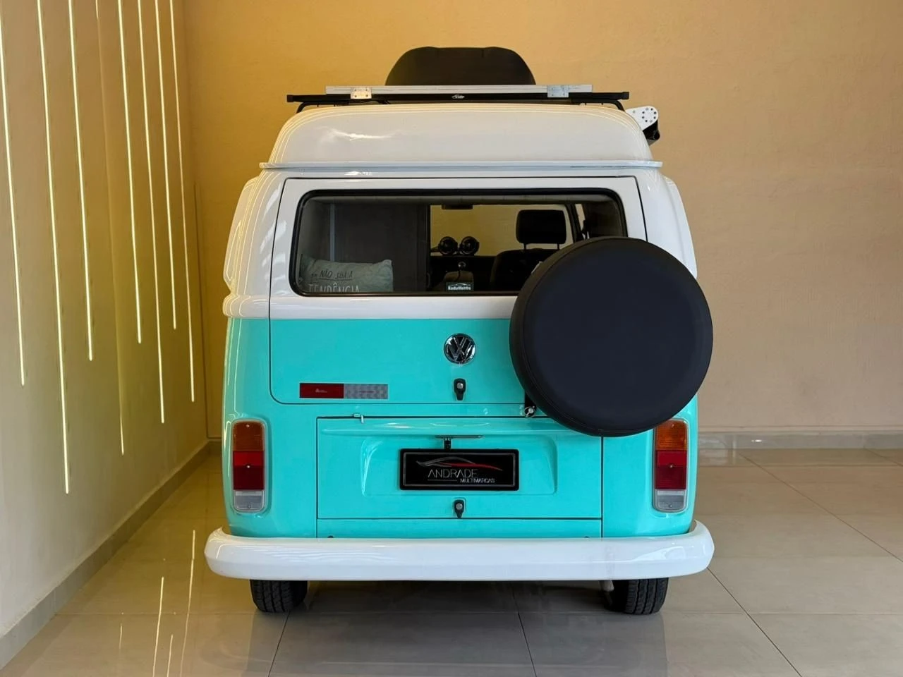 VOLKSWAGEN KOMBI