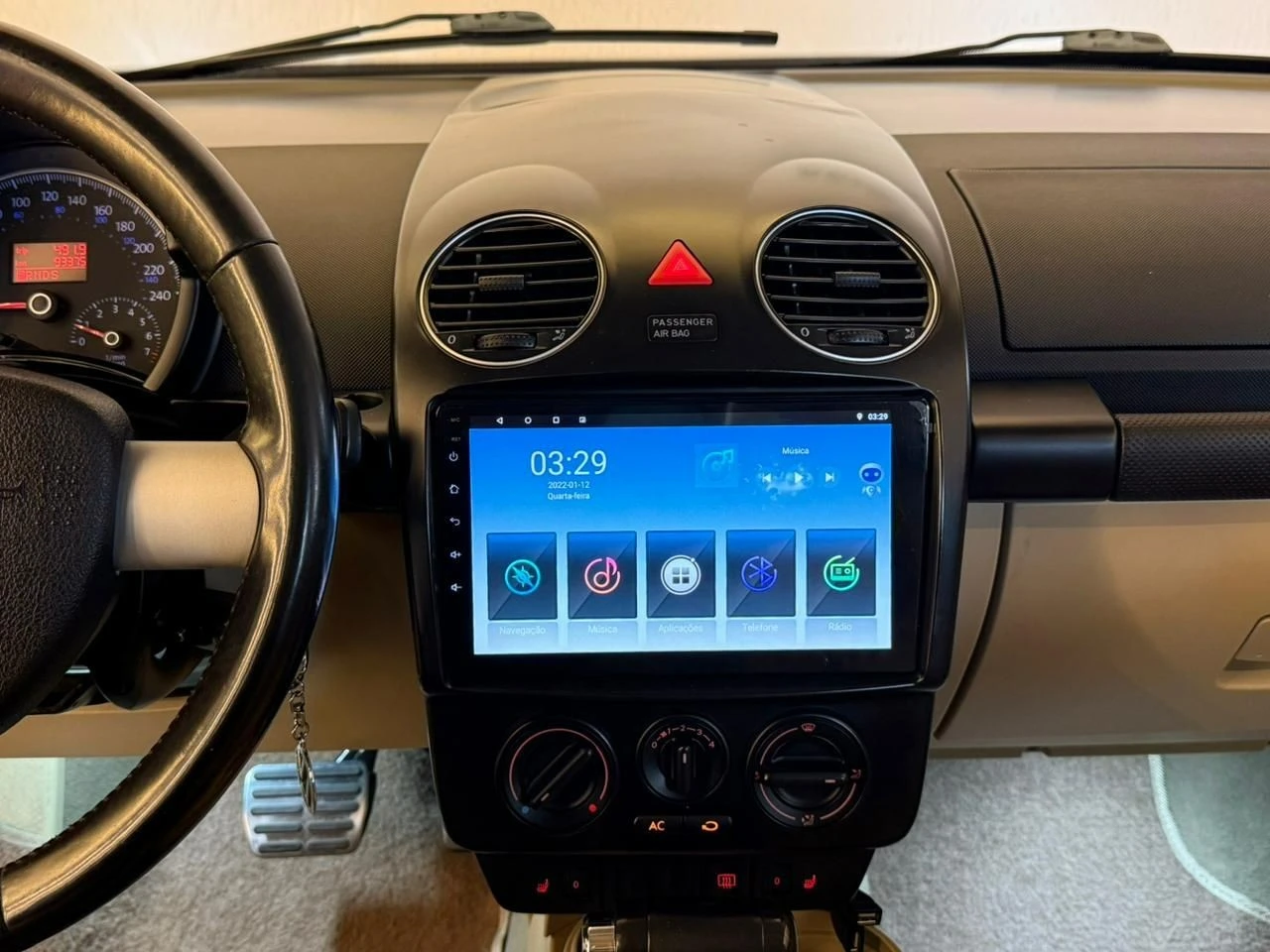 VOLKSWAGEN NEW BEETLE