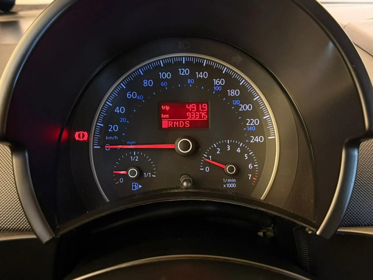 VOLKSWAGEN NEW BEETLE