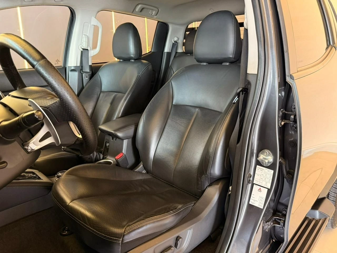 MITSUBISHI L200 TRITON