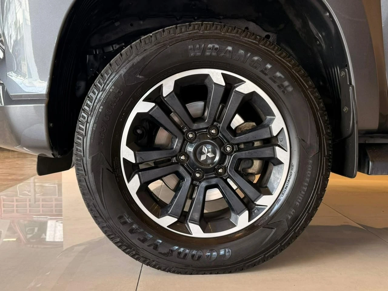 MITSUBISHI L200 TRITON