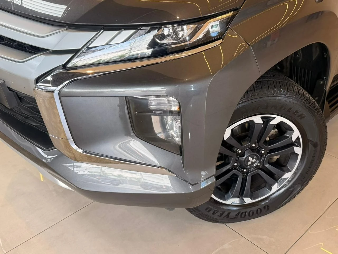 MITSUBISHI L200 TRITON