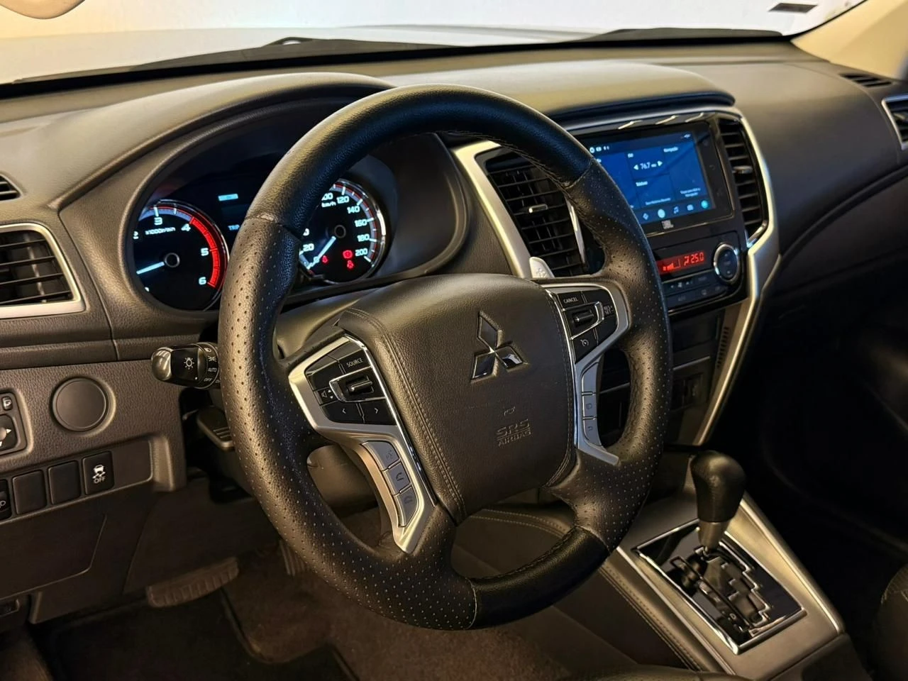 MITSUBISHI L200 TRITON