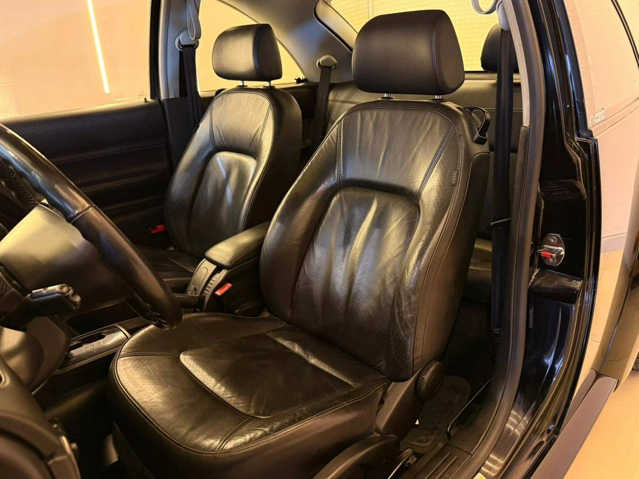 VOLKSWAGEN NEW BEETLE