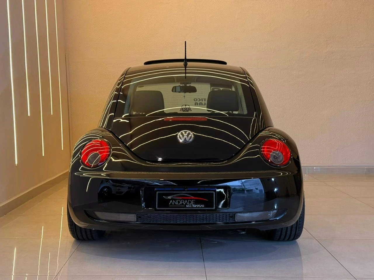 VOLKSWAGEN NEW BEETLE