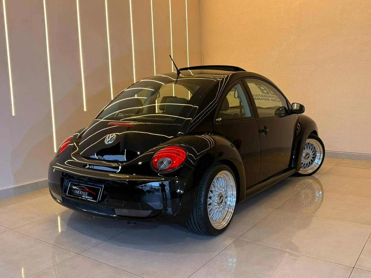 VOLKSWAGEN NEW BEETLE