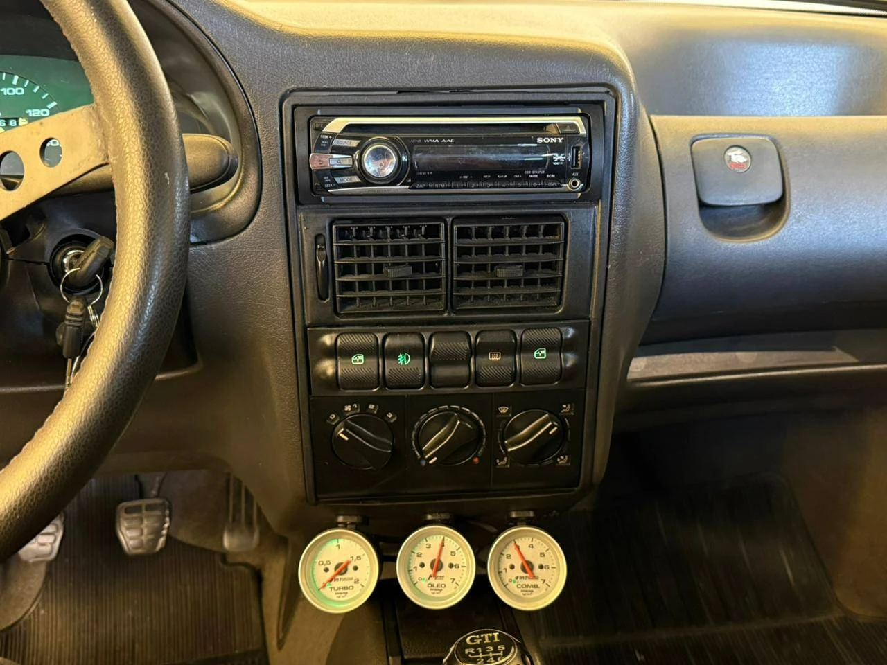 VOLKSWAGEN GOL