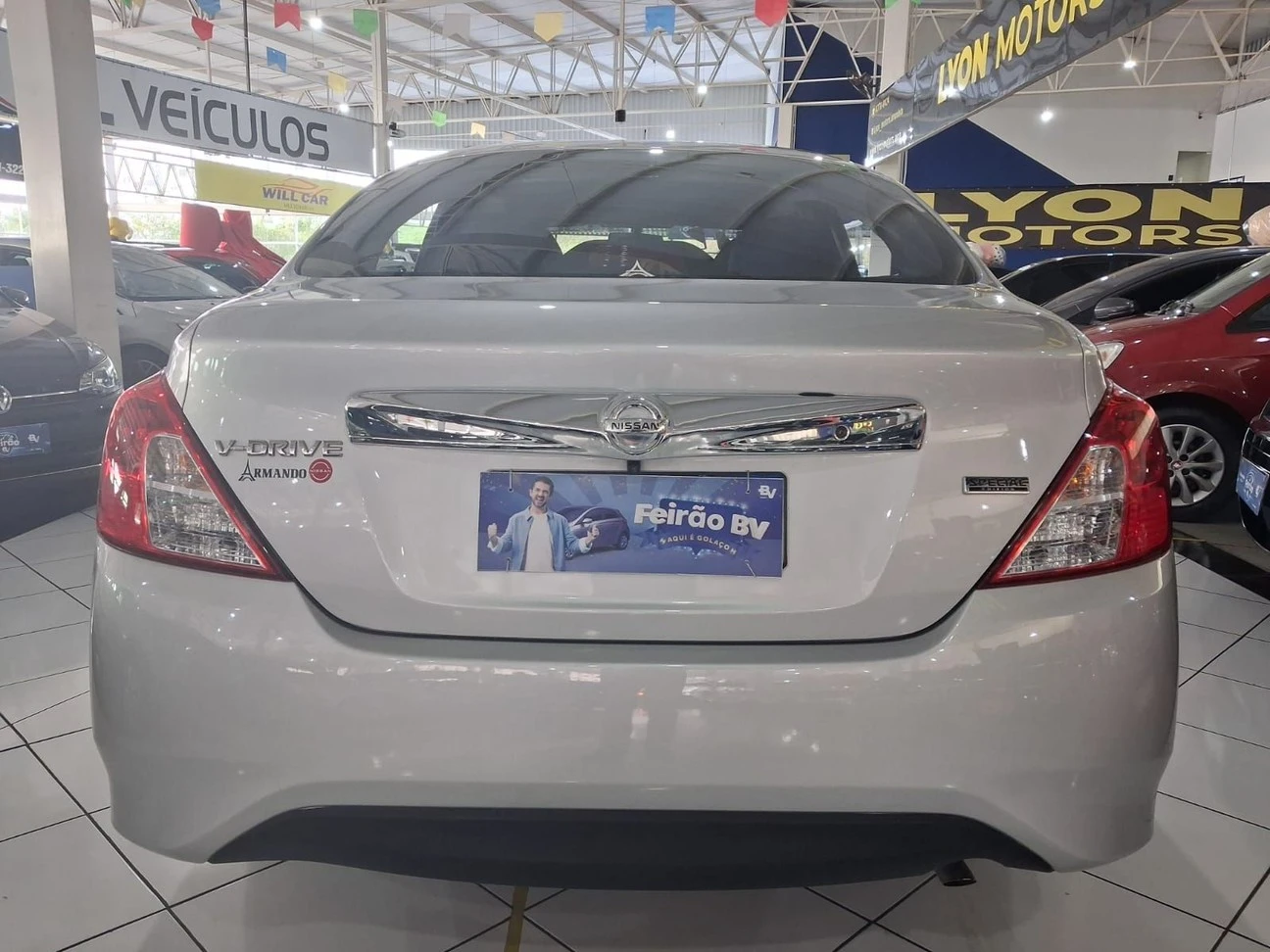 NISSAN VERSA