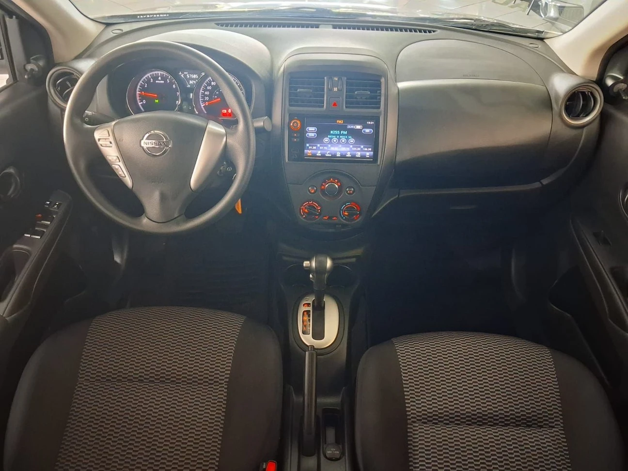 NISSAN VERSA