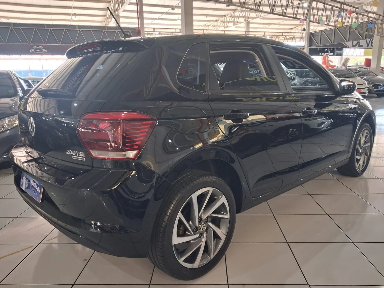 VOLKSWAGEN POLO