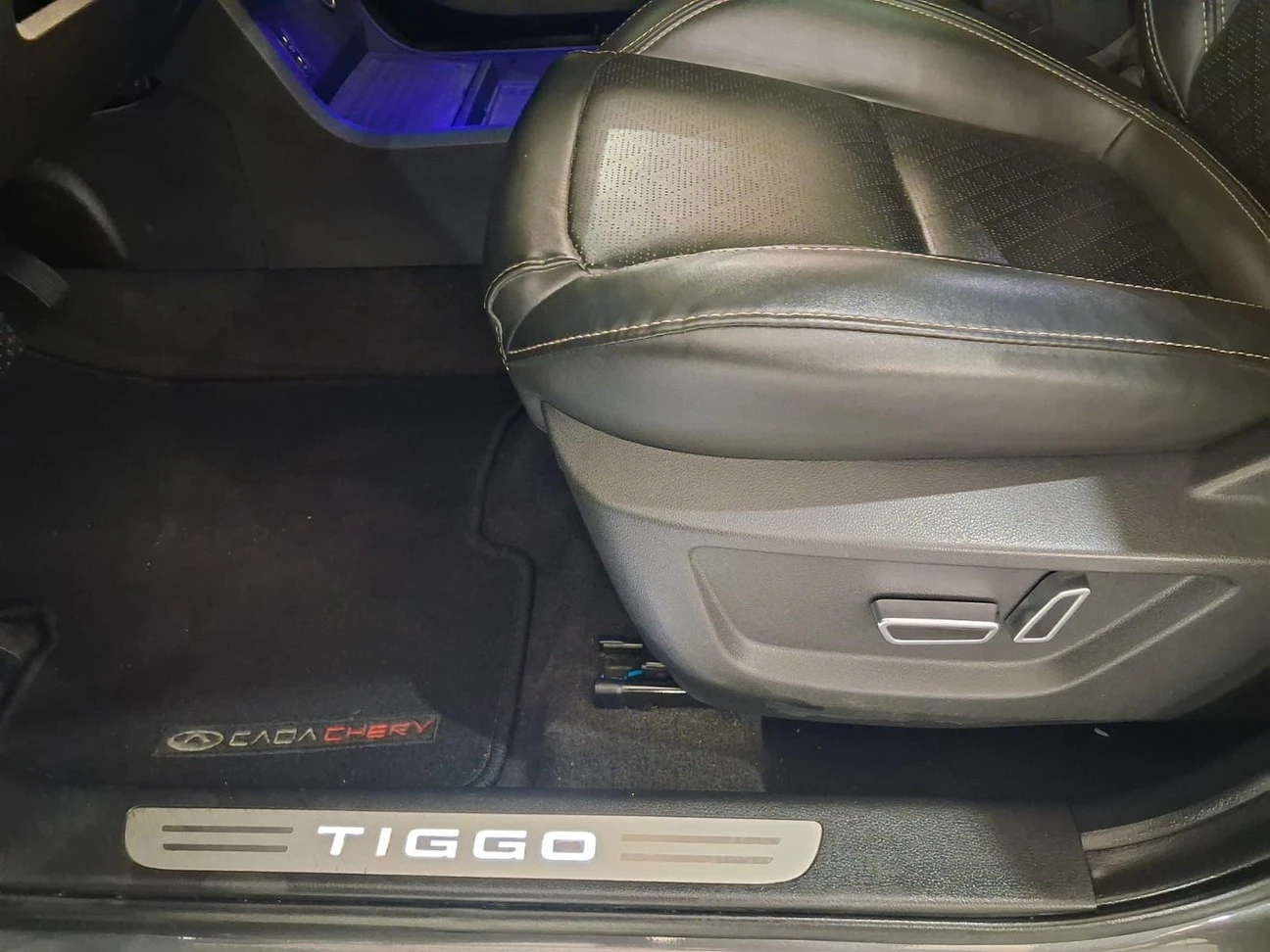 CHERY TIGGO 8