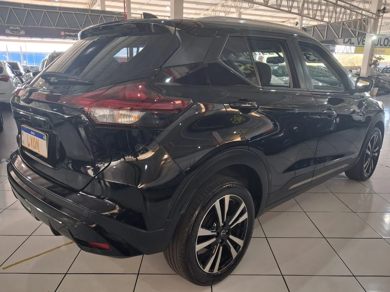 NISSAN KICKS