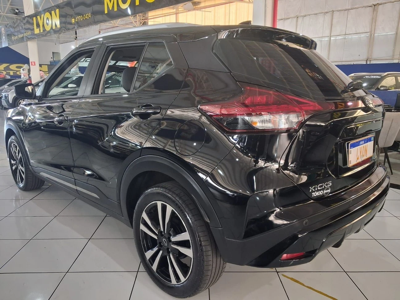 NISSAN KICKS